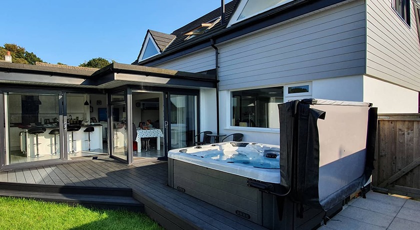 Hot tub on garden deck