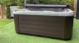 Hot tub with cover