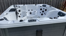Hot tub spa