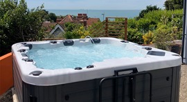 Hot tub with sea view