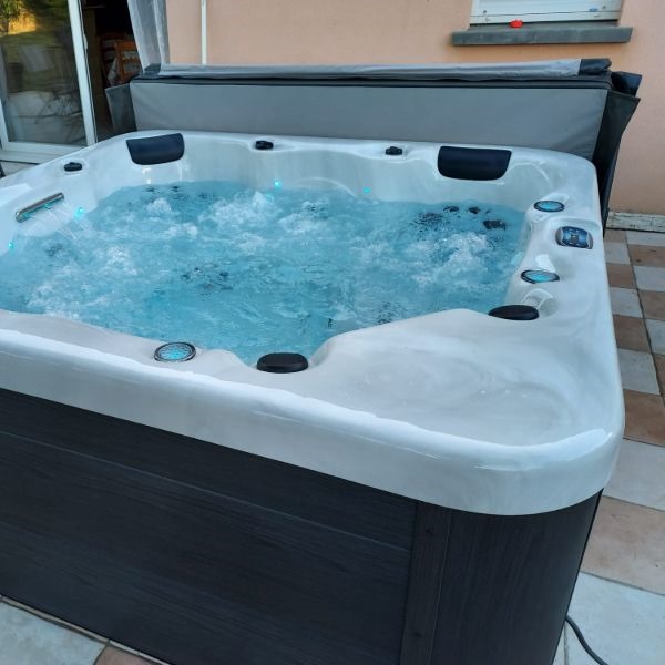 Barbados 6-7 Person Hot Tub 