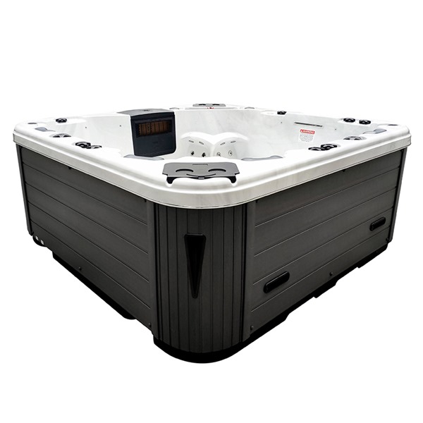 8 Person Hot Tub