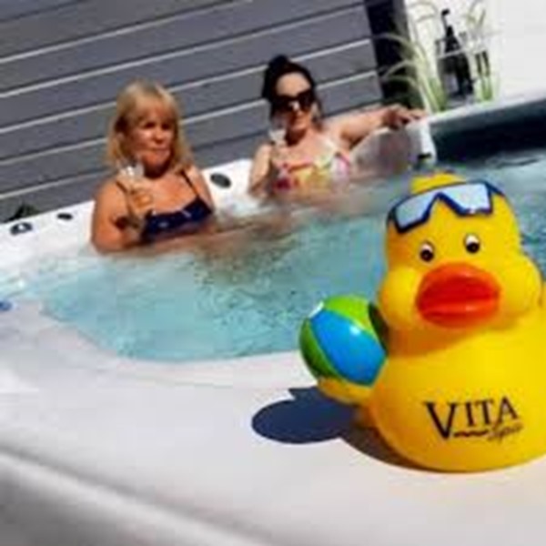 Vita Hot Tub Duck