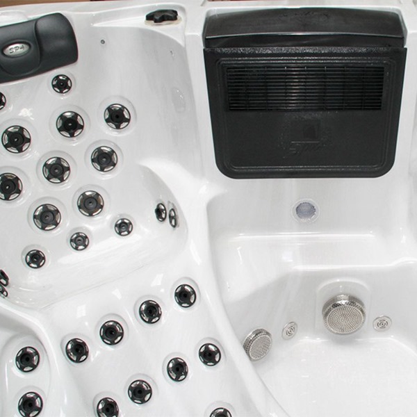 Tahiti 6 Seater Hot Tub SMART TV version