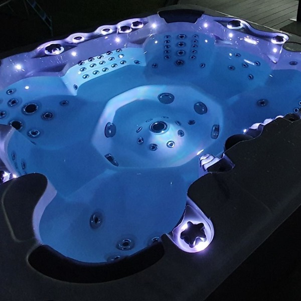 Hot tub with lights