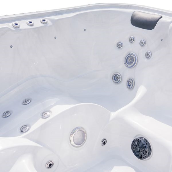 Burmuda 6-7 Person Hot Tub 